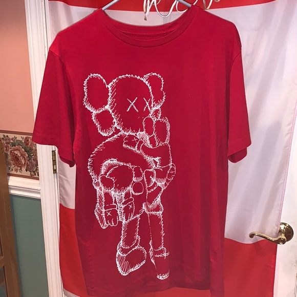 Kaws x Uniqlo Clean Red Slate Tee - Picture 1 of 4